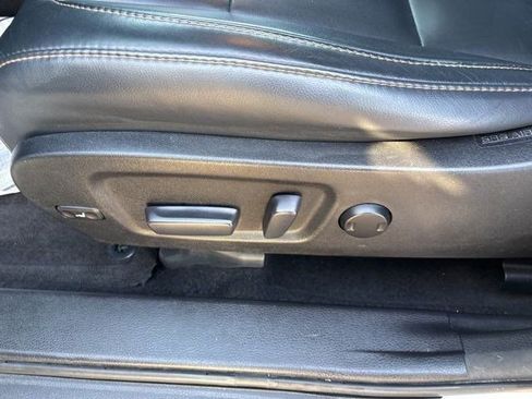 Used 2018 Toyota Highlander XLE image 12