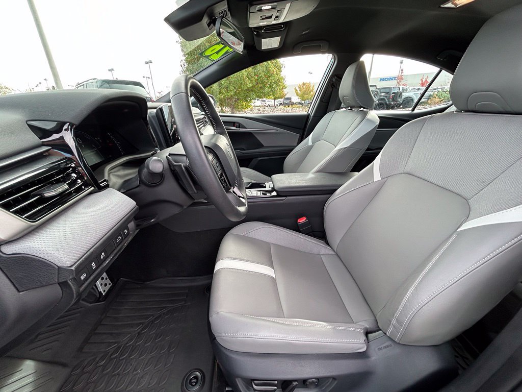 Used 2026 Toyota Camry SE AWD/4WD image 13