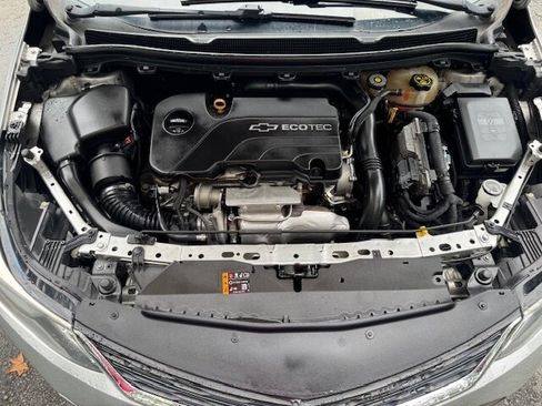 Used 2017 Chevrolet Cruze LT w/ Convenience Package image 17