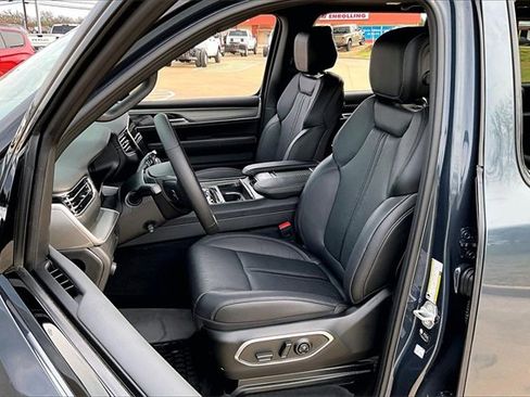 New 2025 Jeep Wagoneer Series II image 12