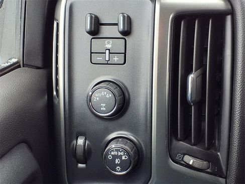 Used 2018 Chevrolet Silverado 1500 LT w/ All Star Edition image 22