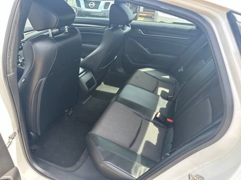 Used 2018 Honda Accord Sport image 15