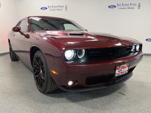 Used 2020 Dodge Challenger SXT w/ Plus Package image 29