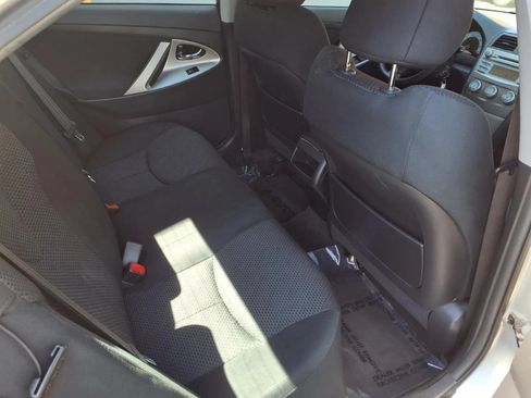 Used 2010 Toyota Camry XLE FWD image 19