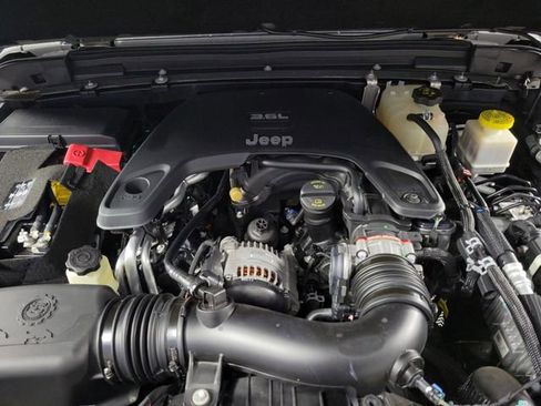 Used 2021 Jeep Gladiator Sport AWD/4WD image 13