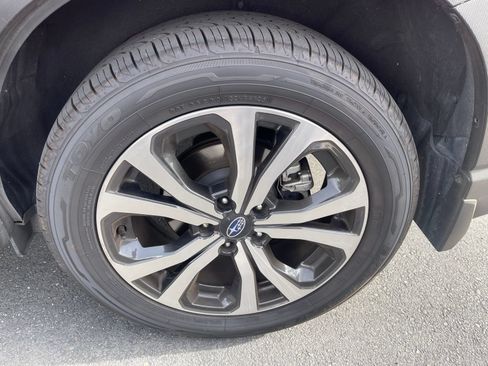 Used 2020 Subaru Forester Limited w/ Popular Package #3 AWD/4WD image 3