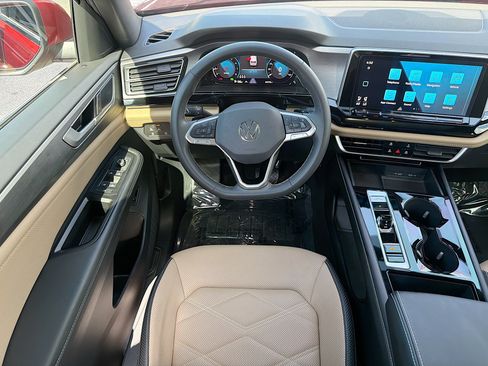 Used 2024 Volkswagen Atlas Cross Sport SE w/ Panoramic Sunroof Package FWD image 16