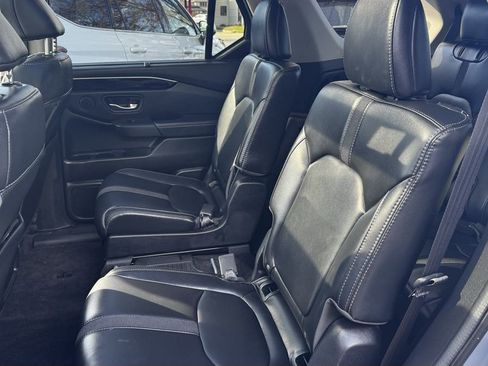 Used 2024 Honda Pilot Touring image 38