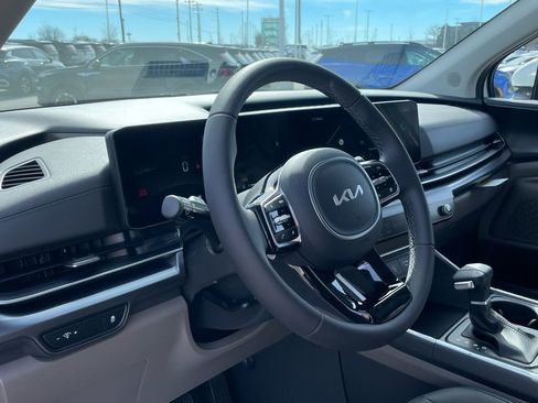New 2026 Kia Carnival LXS image 9