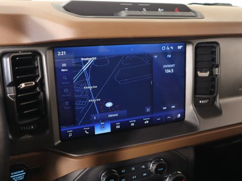 Used 2024 Ford Bronco Outer Banks AWD/4WD image 7