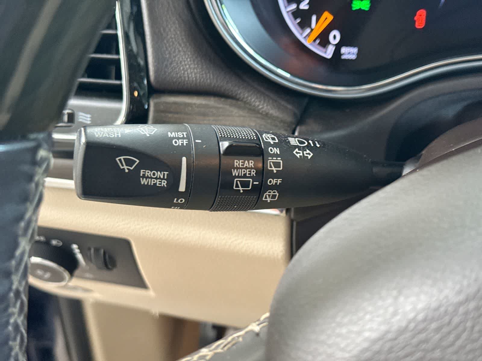 Used 2019 Jeep Grand Cherokee Overland AWD/4WD image 30