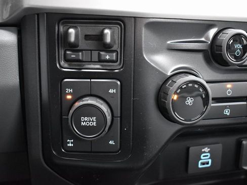 New 2025 Ford F350 XL w/ XL Chrome Package image 30