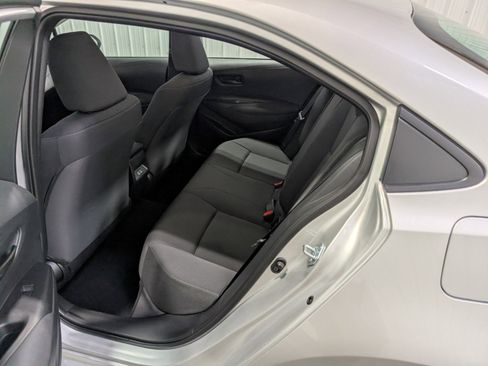 Used 2025 Toyota Corolla LE image 9