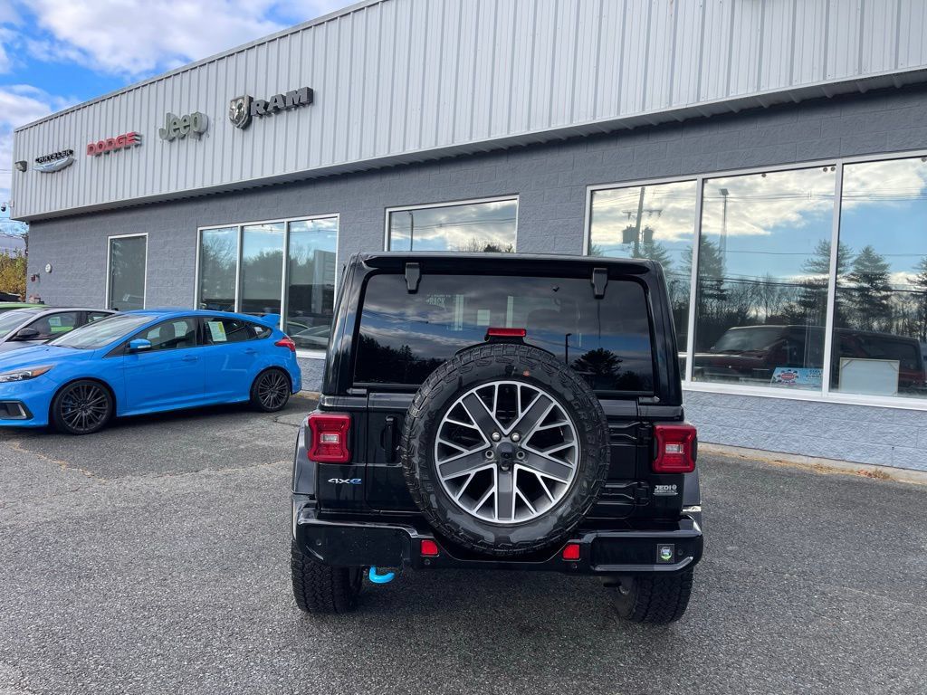 Used 2024 Jeep Wrangler High Altitude AWD/4WD image 5