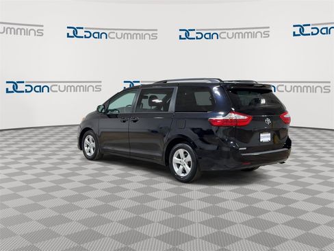 Used 2015 Toyota Sienna LE image 6