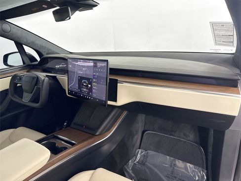 Used 2023 Tesla Model X AWD/4WD image 41