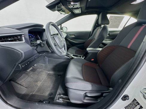 Used 2025 Toyota Corolla SE w/ SE Premium Package image 15