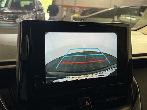 Used 2025 Toyota Corolla LE FWD image 20