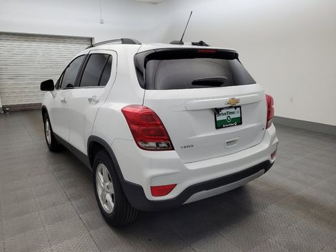 Used 2020 Chevrolet Trax LT w/ LT Convenience Package FWD image 5