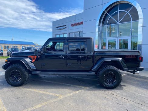 Used 2023 Jeep Gladiator Sport AWD/4WD image 2