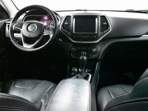 Used 2015 Jeep Cherokee Limited image 18