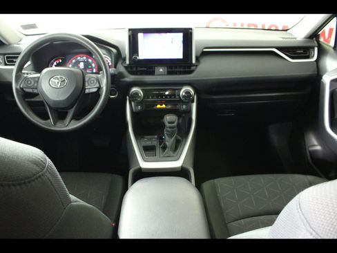Used 2024 Toyota RAV4 XLE w/ Convenience Package FWD image 14