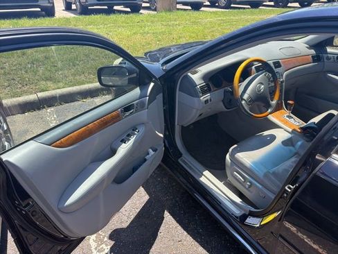 Used 2005 Lexus ES 330 FWD image 6
