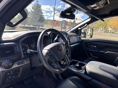 Used 2021 Nissan Titan PRO-4X w/ Pro-4x Convenience Package image 12