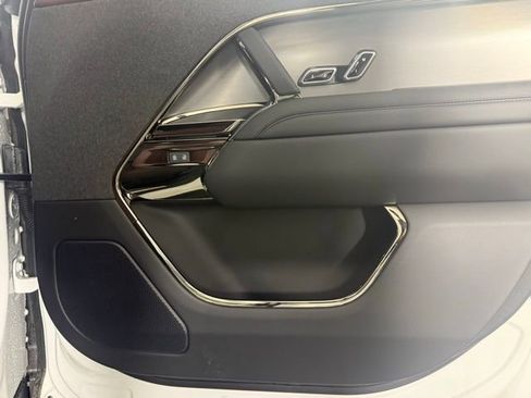 Used 2023 Land Rover Range Rover Sport SE Dynamic image 31