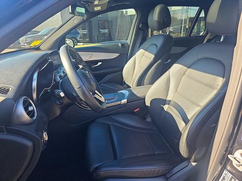 Used 2022 Mercedes-Benz GLC 300 image 12
