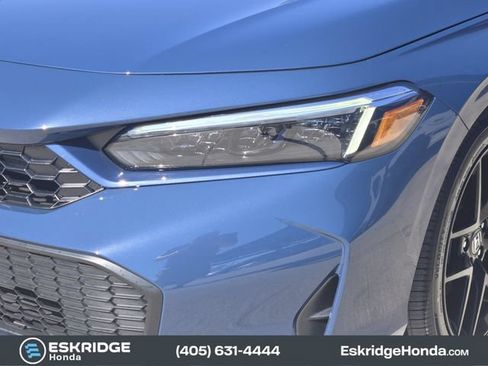 Used 2025 Honda Civic Sport image 10