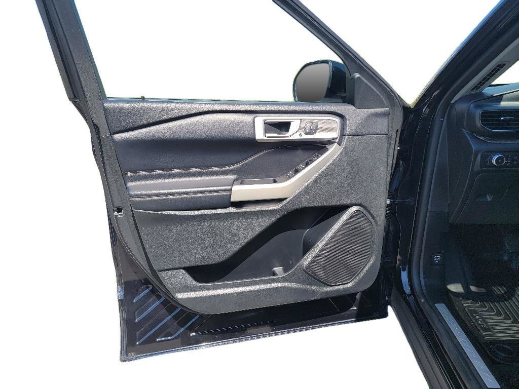 Used 2021 Ford Explorer Limited w/ Equipment Group 301A AWD/4WD image 9