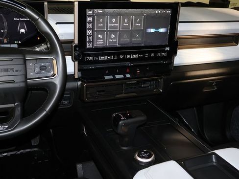 Used 2025 GMC Hummer EV 2X w/ LPO, Illumination Package AWD/4WD image 19