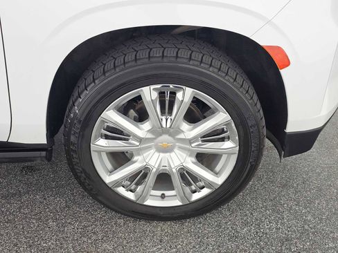 Used 2021 Chevrolet Tahoe High Country w/ Premium Package AWD/4WD image 9