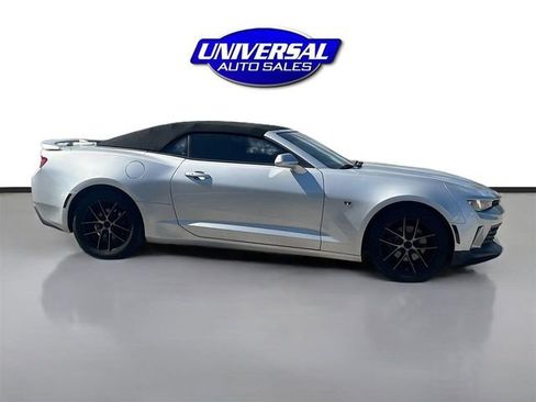 Used 2017 Chevrolet Camaro LT RWD image 8