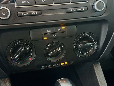 Used 2014 Volkswagen Jetta SE image 21