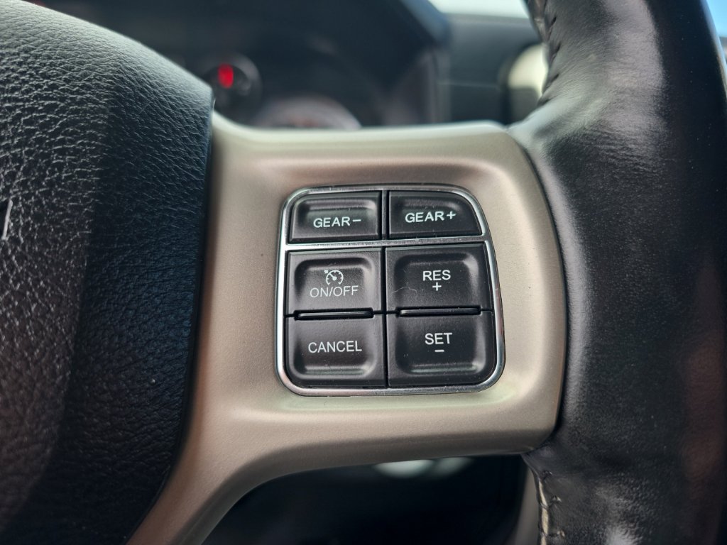 Used 2018 RAM 1500 Laramie w/ Convenience Group AWD/4WD image 36