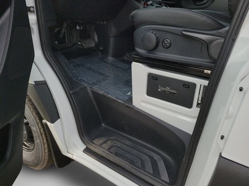 Used 2025 Mercedes-Benz Sprinter 2500 image 27
