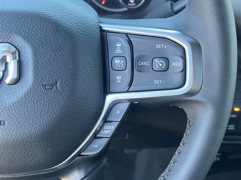 Used 2025 RAM 2500 Big Horn AWD/4WD image 32