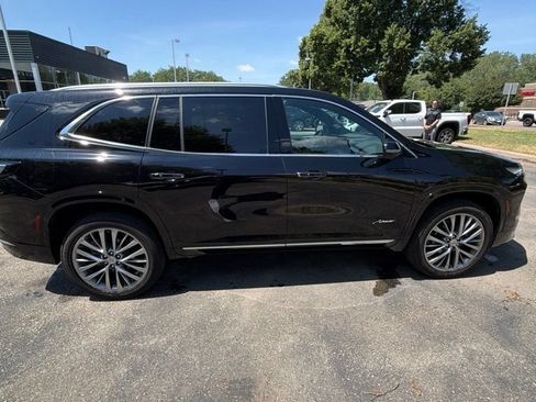 Used 2025 Buick Enclave Avenir w/ Super Cruise Package AWD/4WD image 15