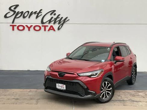 Used 2024 Toyota Corolla Cross AWD Hybrid image 1