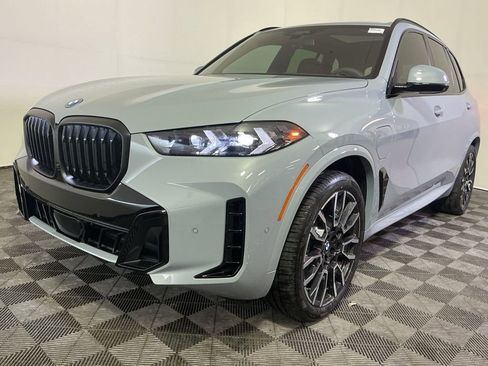 New 2026 BMW X5 xDrive50e AWD/4WD image 2