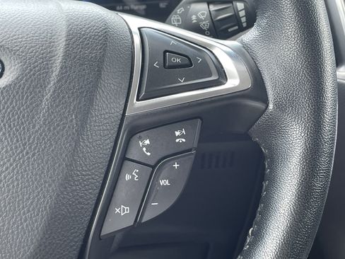 Used 2022 Ford Edge Titanium AWD/4WD image 19