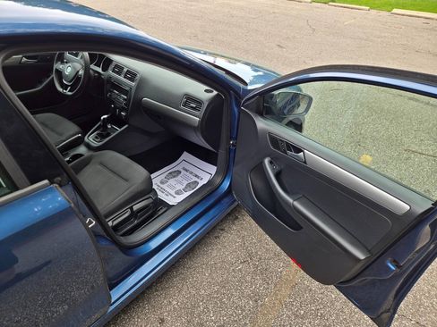 Used 2015 Volkswagen Jetta SE FWD image 23