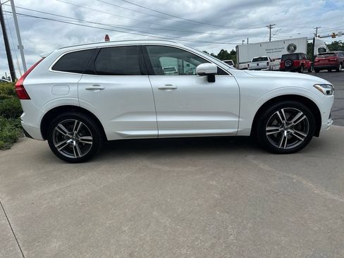 Used 2018 Volvo XC60 T6 Momentum w/ Advanced Package AWD/4WD image 5