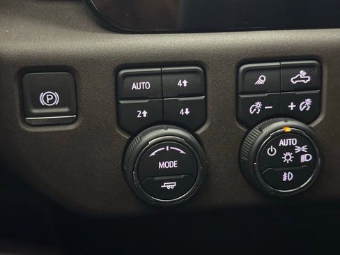 Used 2024 Chevrolet Silverado 1500 LTZ image 20