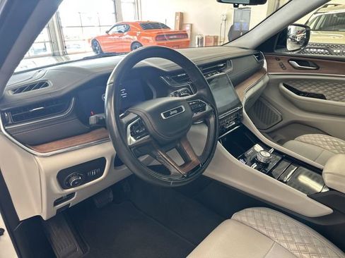 Used 2023 Jeep Grand Cherokee L Summit w/ Advanced Protech Group IV AWD/4WD image 26