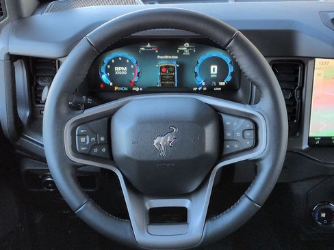 New 2025 Ford Bronco Badlands image 25