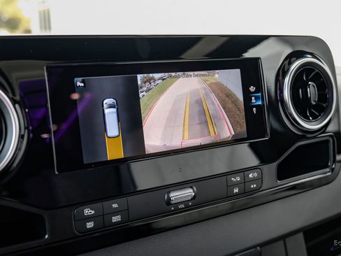 Used 2023 Mercedes-Benz Sprinter 3500 image 65