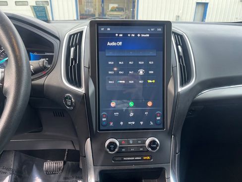 Used 2024 Ford Edge Titanium image 23
